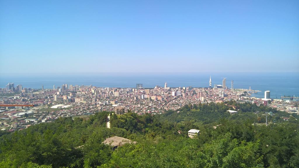 Apartment Lika Batumi Bagian luar foto